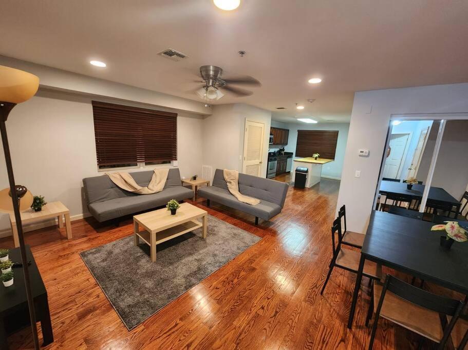 Luxury 2 Bed Apt, Mins To Nyc! Union City Buitenkant foto
